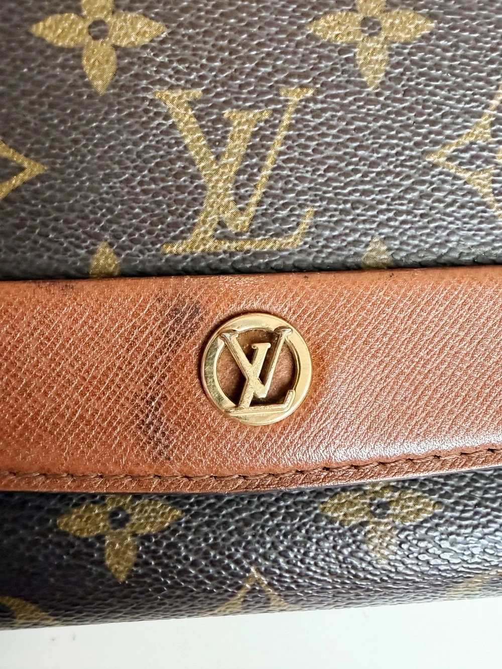 Louis Vuitton Monogram Bordeaux crossbody 🤎 - Picture 4 of 14